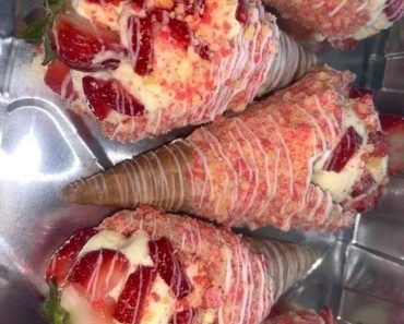 Strawberry Crunch Cheesecake Cones